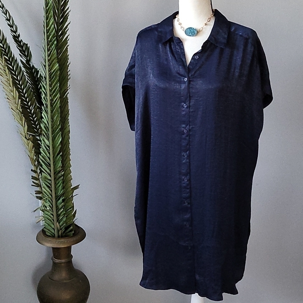 Roaman's navy blue button-down blouse NWOT